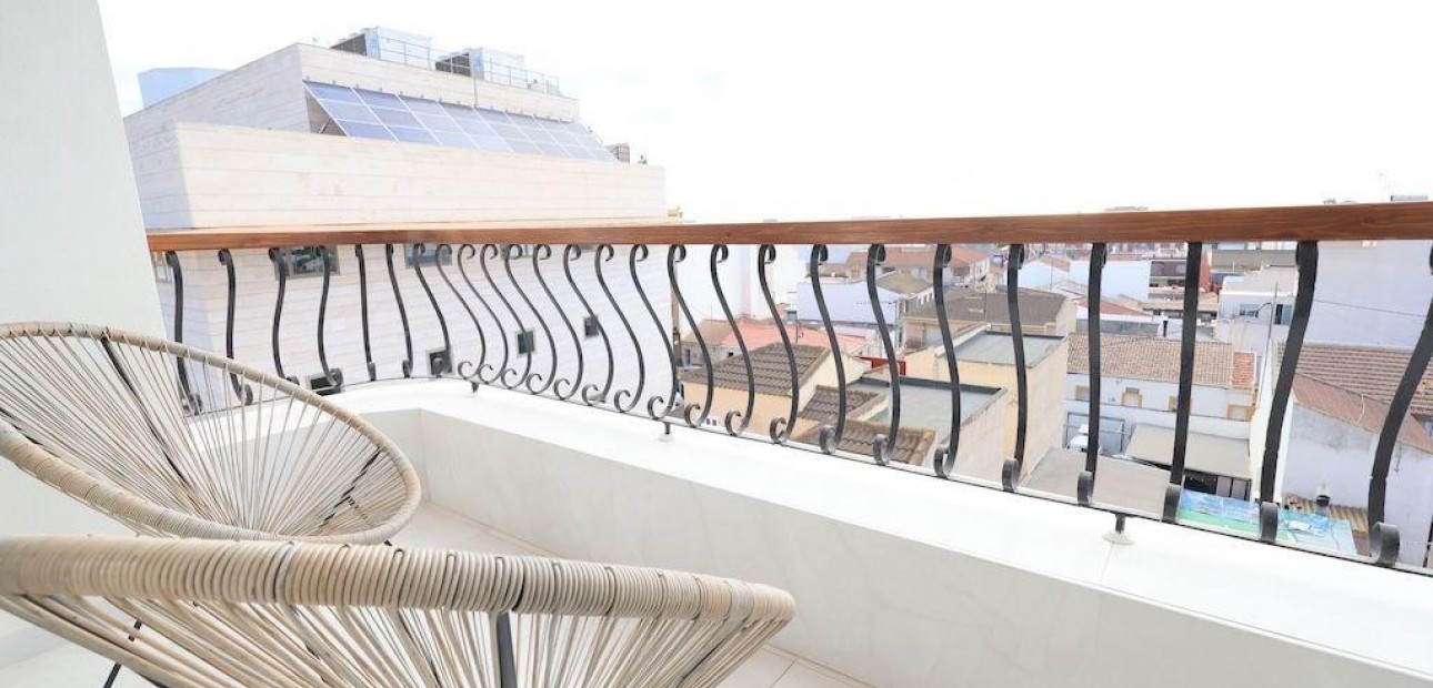 Sale - Apartment / flat -
Pilar de la Horadada - Zona Pueblo