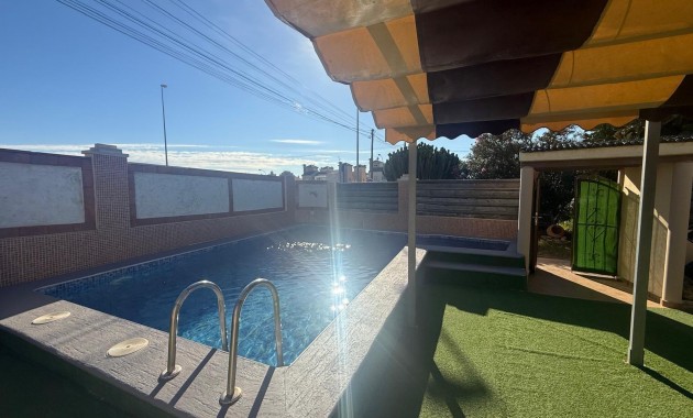 Sale - Villa -
Orihuela Costa - Playa Flamenca Norte