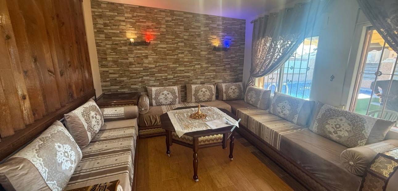 Sale - Villa -
Orihuela Costa - Playa Flamenca Norte