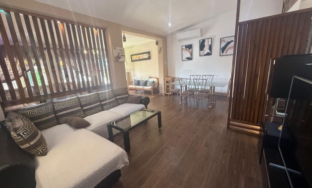 Sale - Villa -
Orihuela Costa - Playa Flamenca Norte