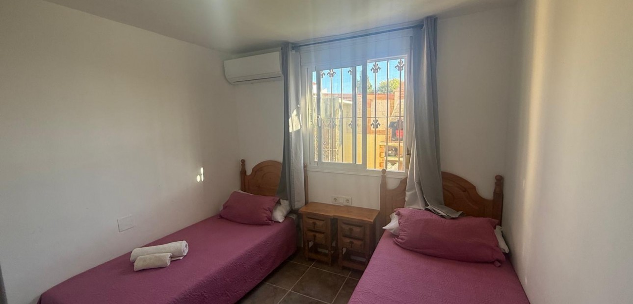 Sale - Villa -
Orihuela Costa - Playa Flamenca Norte