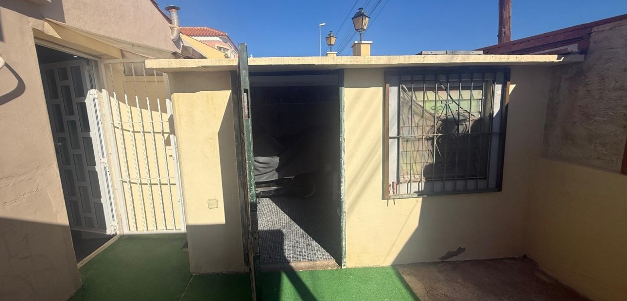 Sale - Villa -
Orihuela Costa - Playa Flamenca Norte