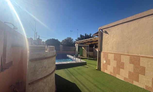 Sale - Villa -
Orihuela Costa - Playa Flamenca Norte