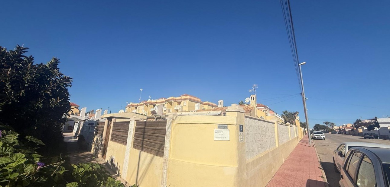 Sale - Villa -
Orihuela Costa - Playa Flamenca Norte