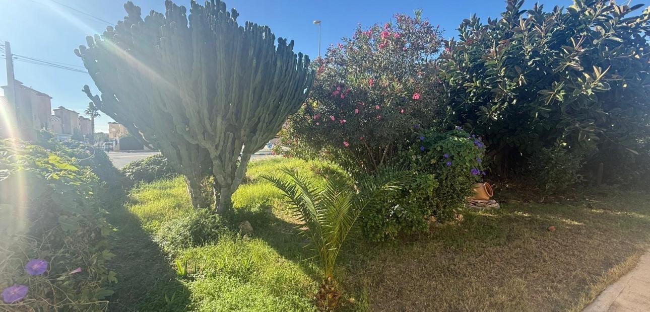 Sale - Villa -
Orihuela Costa - Playa Flamenca Norte