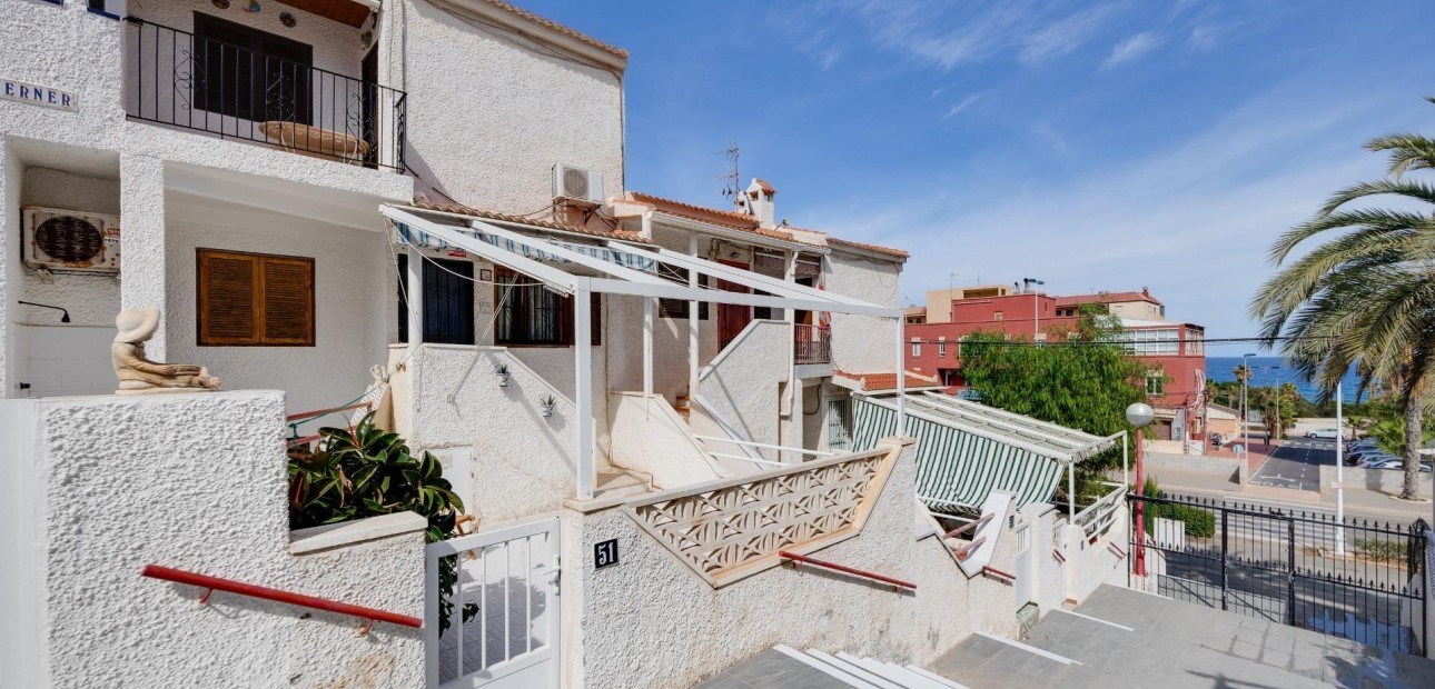 Sale - Bungalow -
Torrevieja - La Mata