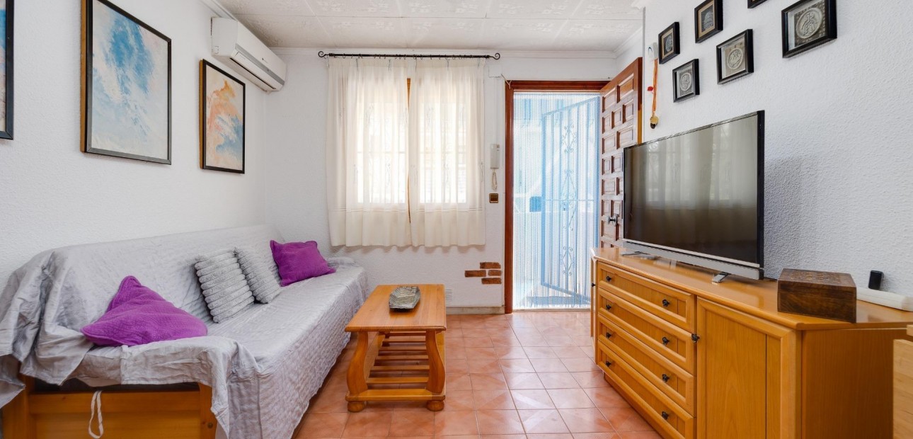 Sale - Bungalow -
Torrevieja - La Mata