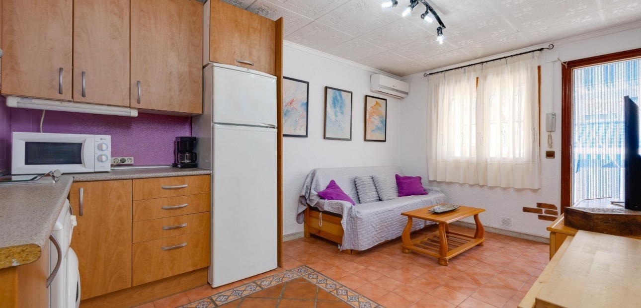 Sale - Bungalow -
Torrevieja - La Mata