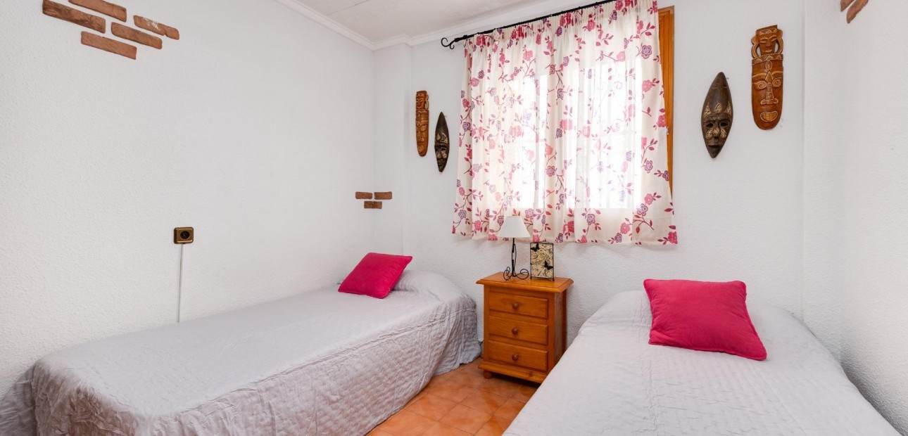 Sale - Bungalow -
Torrevieja - La Mata