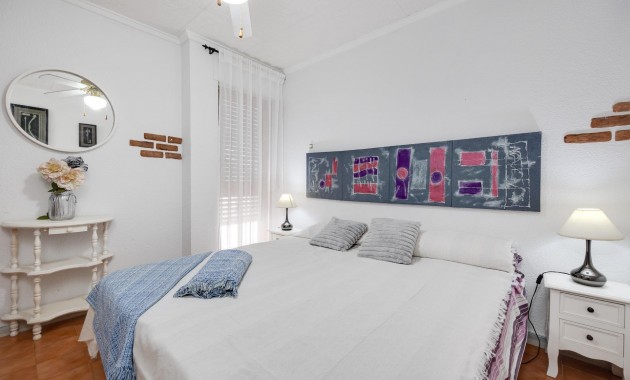 Sale - Bungalow -
Torrevieja - La Mata