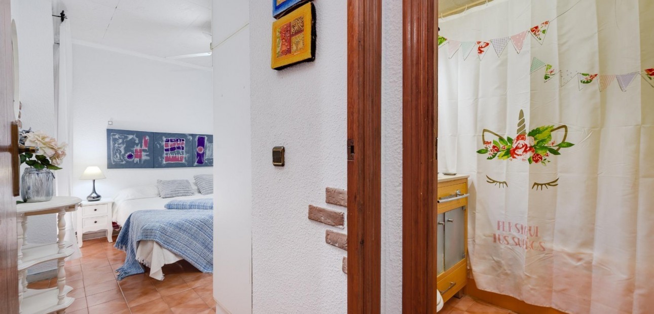 Sale - Bungalow -
Torrevieja - La Mata