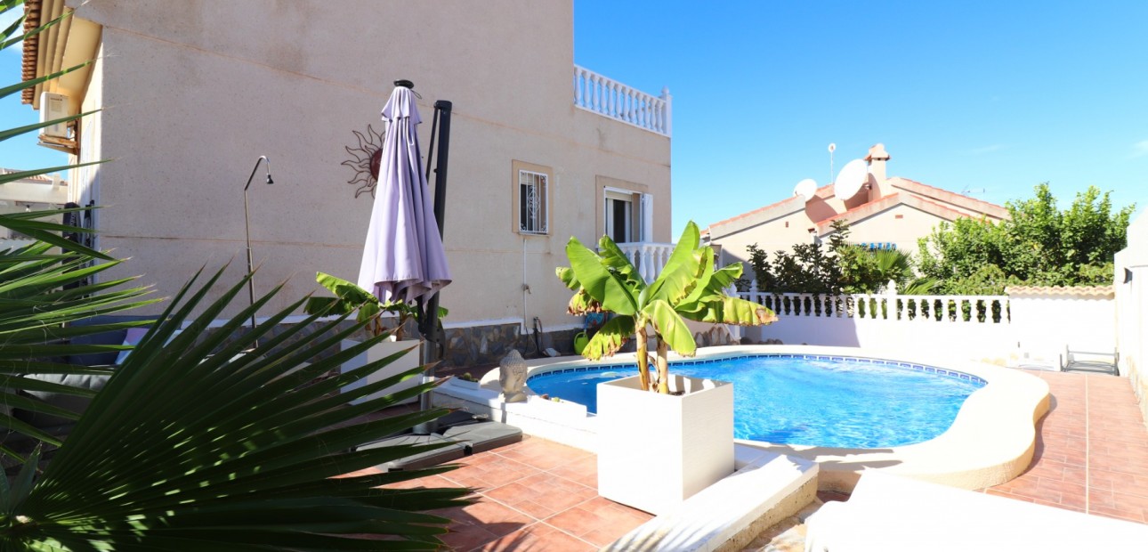 Sale - Detached Villa -
Benimar - Benimar II