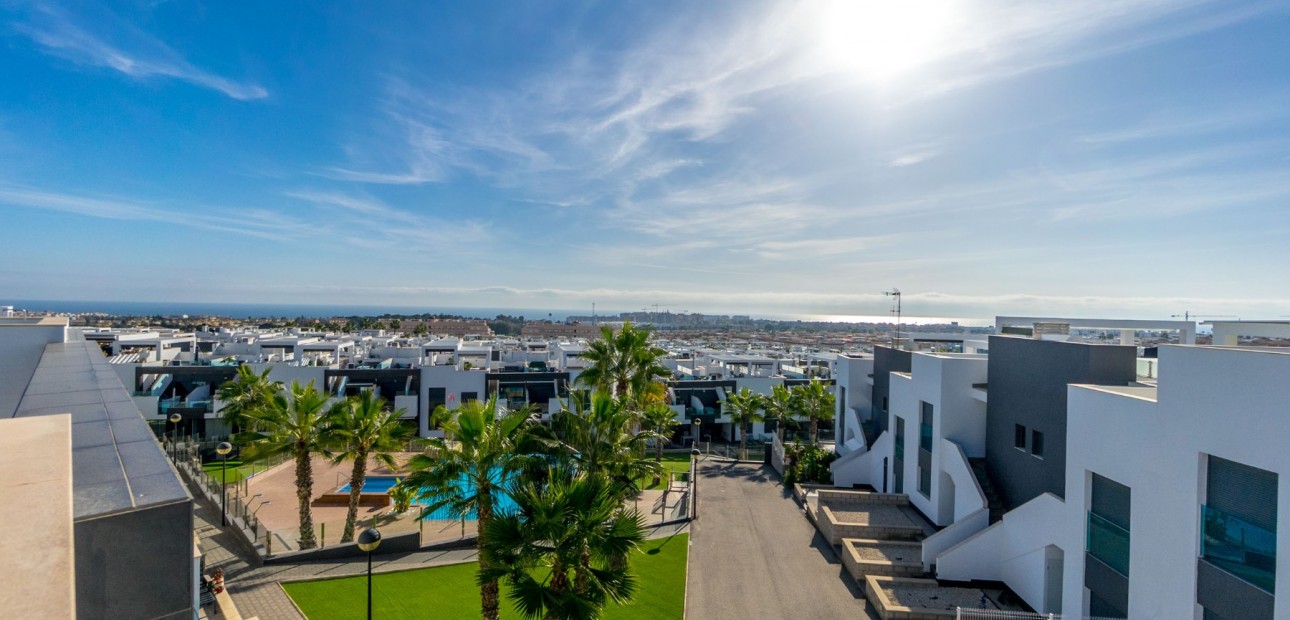 Sale - Apartment / flat -
Torrevieja - Punta Prima