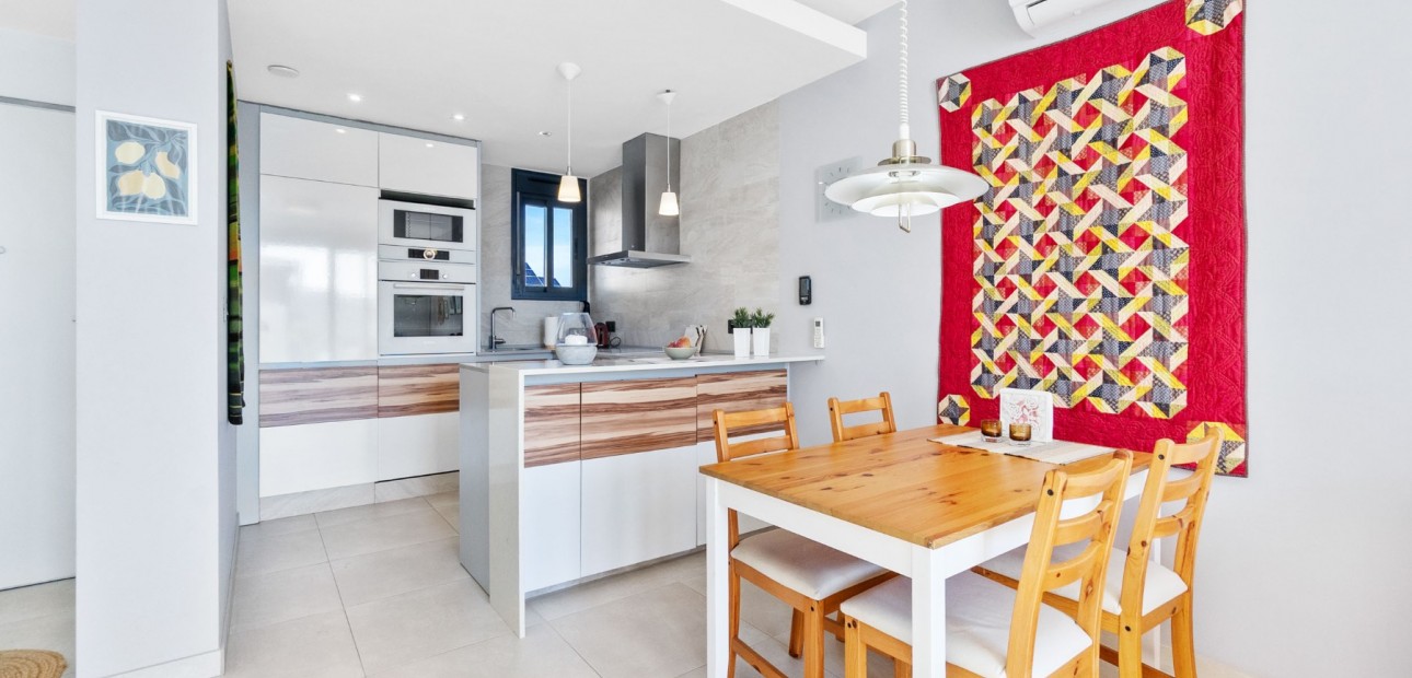 Sale - Apartment / flat -
Torrevieja - Punta Prima