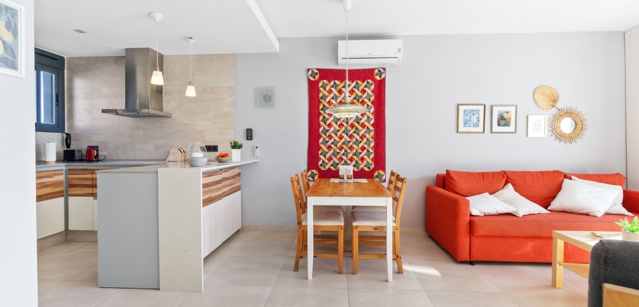 Sale - Apartment / flat -
Torrevieja - Punta Prima