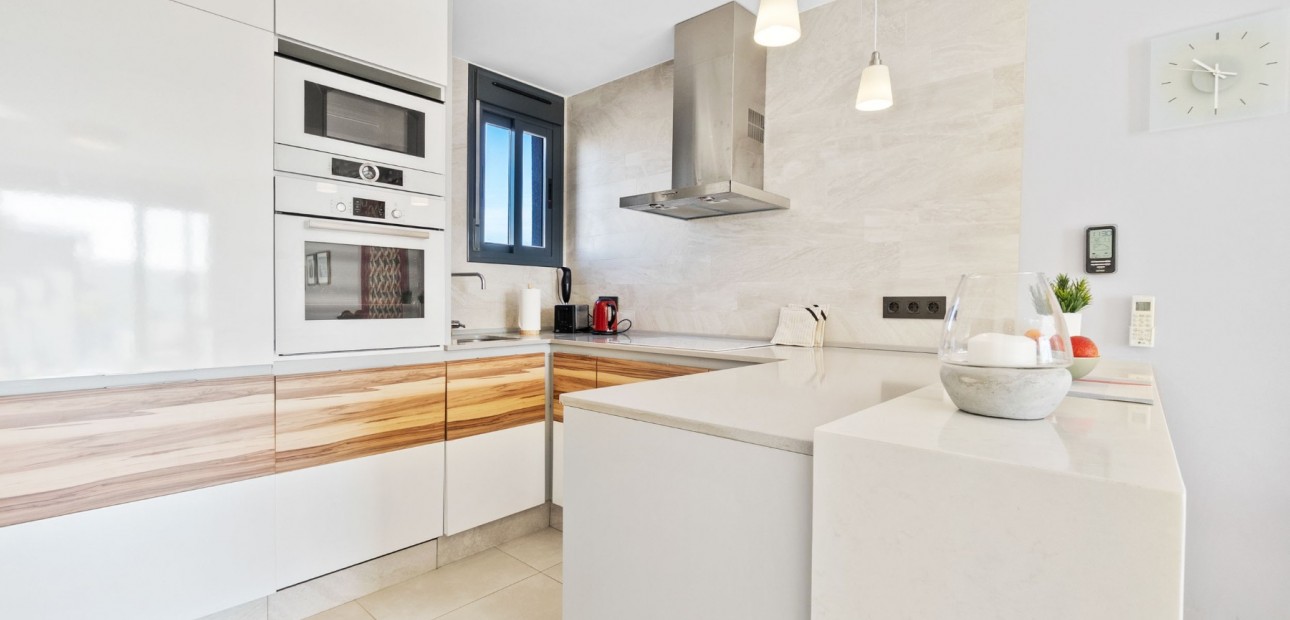 Sale - Apartment / flat -
Torrevieja - Punta Prima