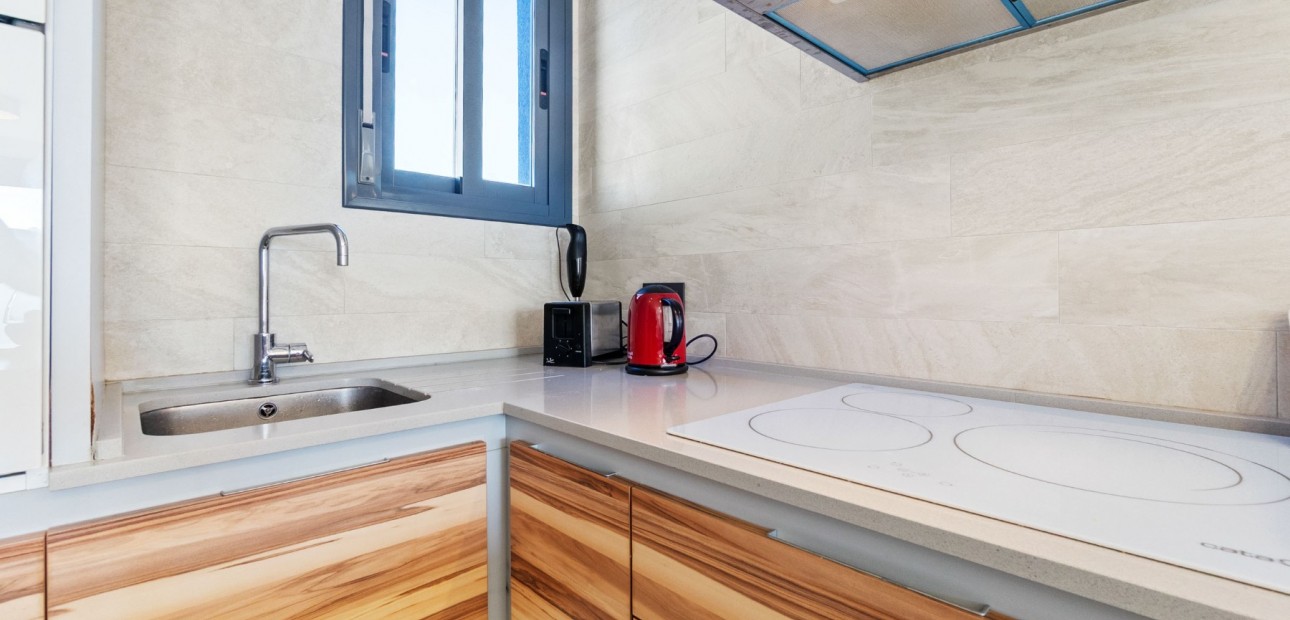 Sale - Apartment / flat -
Torrevieja - Punta Prima