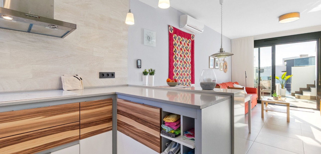 Sale - Apartment / flat -
Torrevieja - Punta Prima