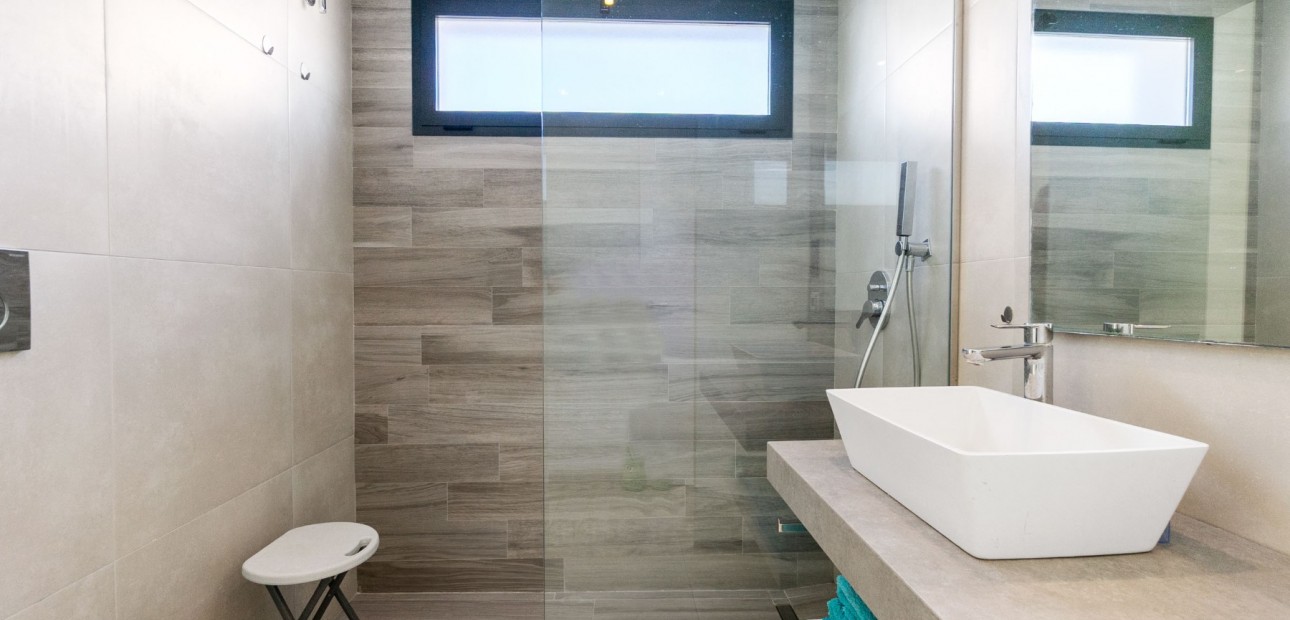 Sale - Apartment / flat -
Torrevieja - Punta Prima