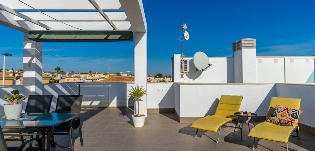 Sale - Apartment / flat -
Torrevieja - Punta Prima