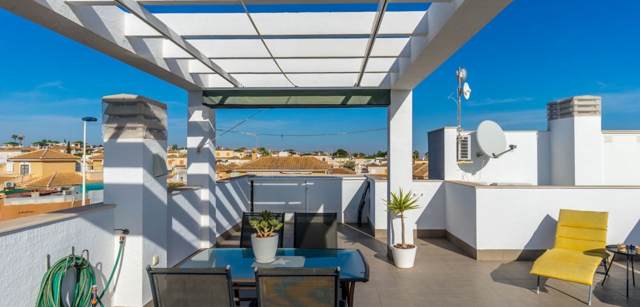 Sale - Apartment / flat -
Torrevieja - Punta Prima