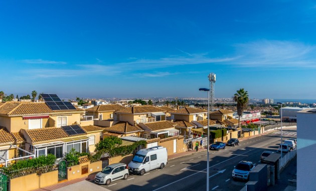 Sale - Apartment / flat -
Torrevieja - Punta Prima
