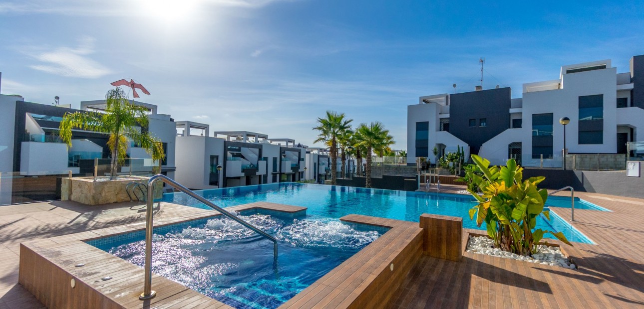 Sale - Apartment / flat -
Torrevieja - Punta Prima