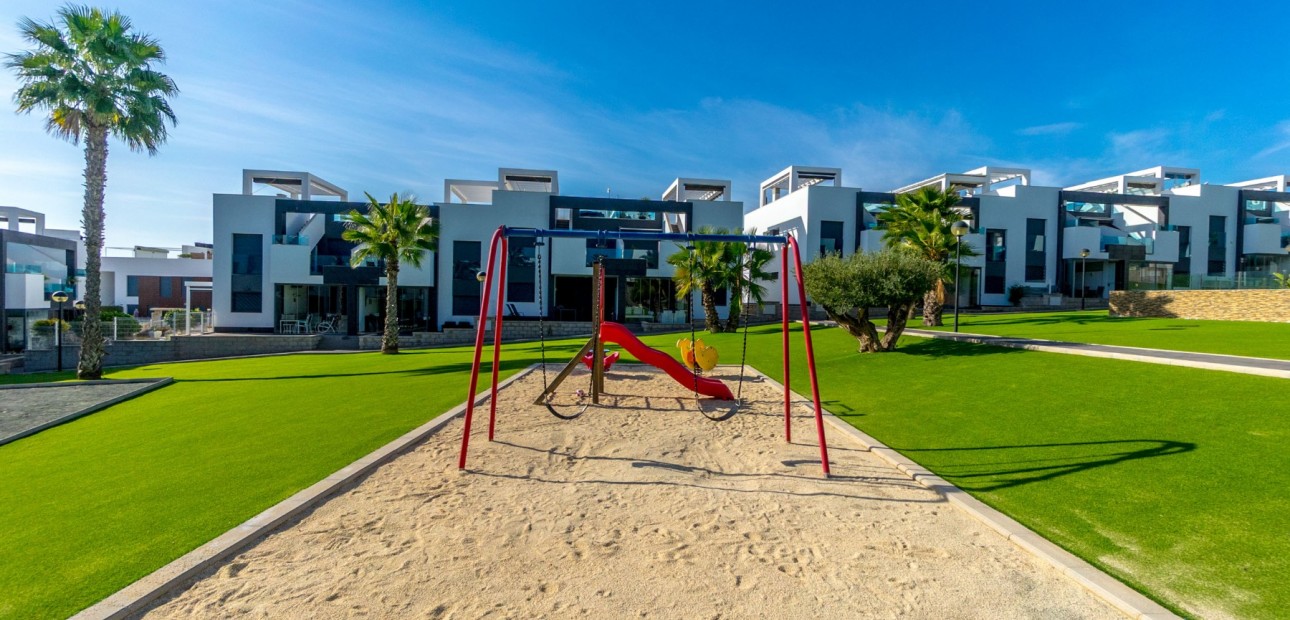 Sale - Apartment / flat -
Torrevieja - Punta Prima