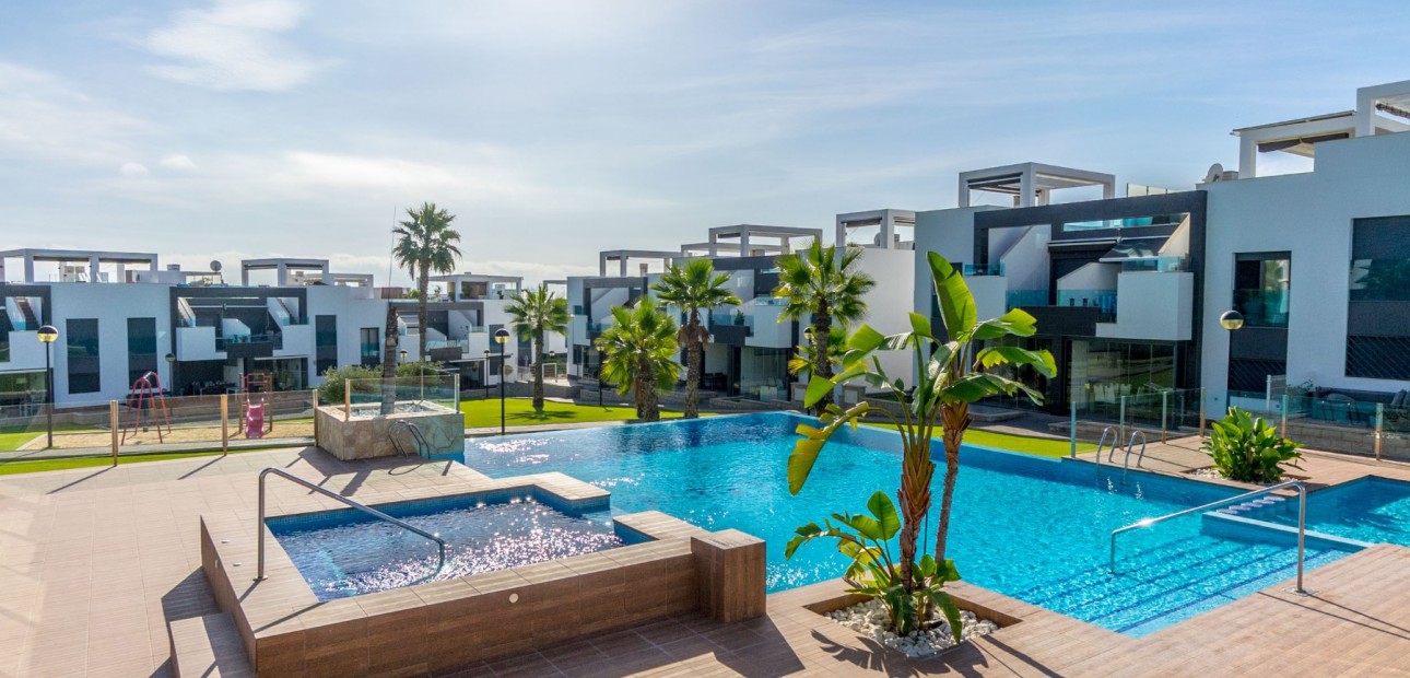 Sale - Apartment / flat -
Torrevieja - Punta Prima