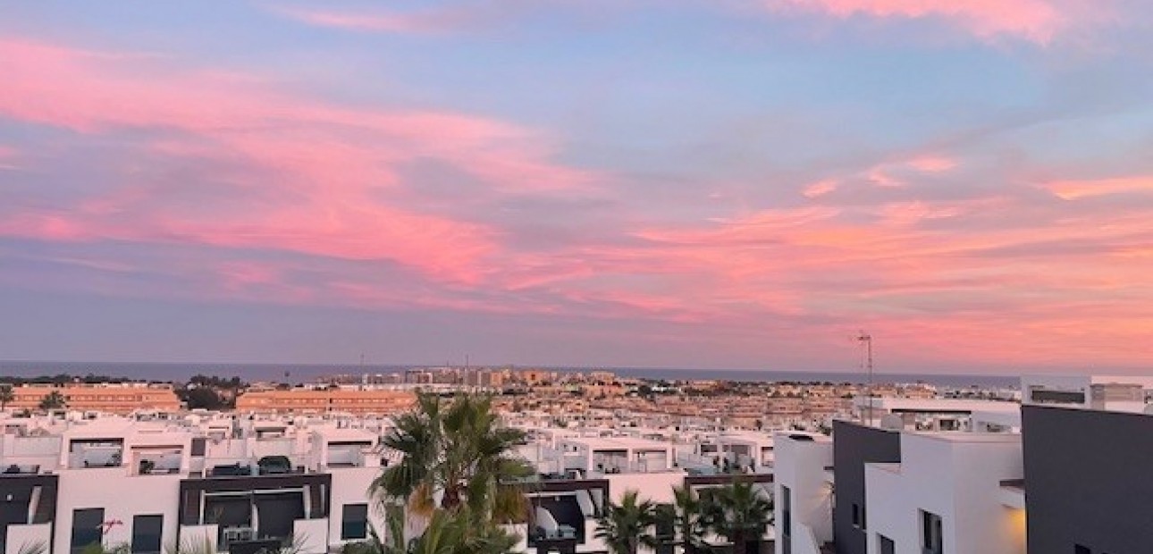 Sale - Apartment / flat -
Torrevieja - Punta Prima