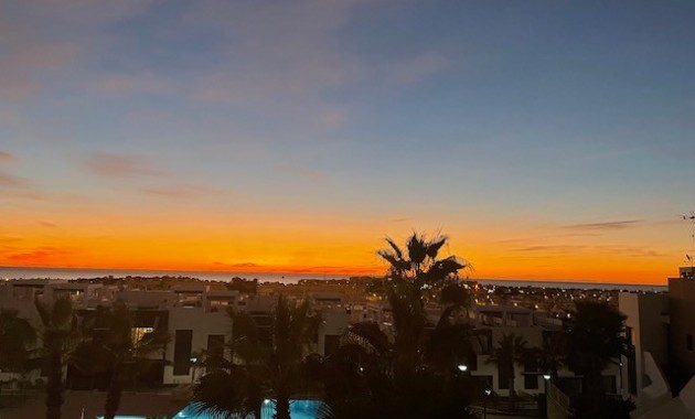 Sale - Apartment / flat -
Torrevieja - Punta Prima