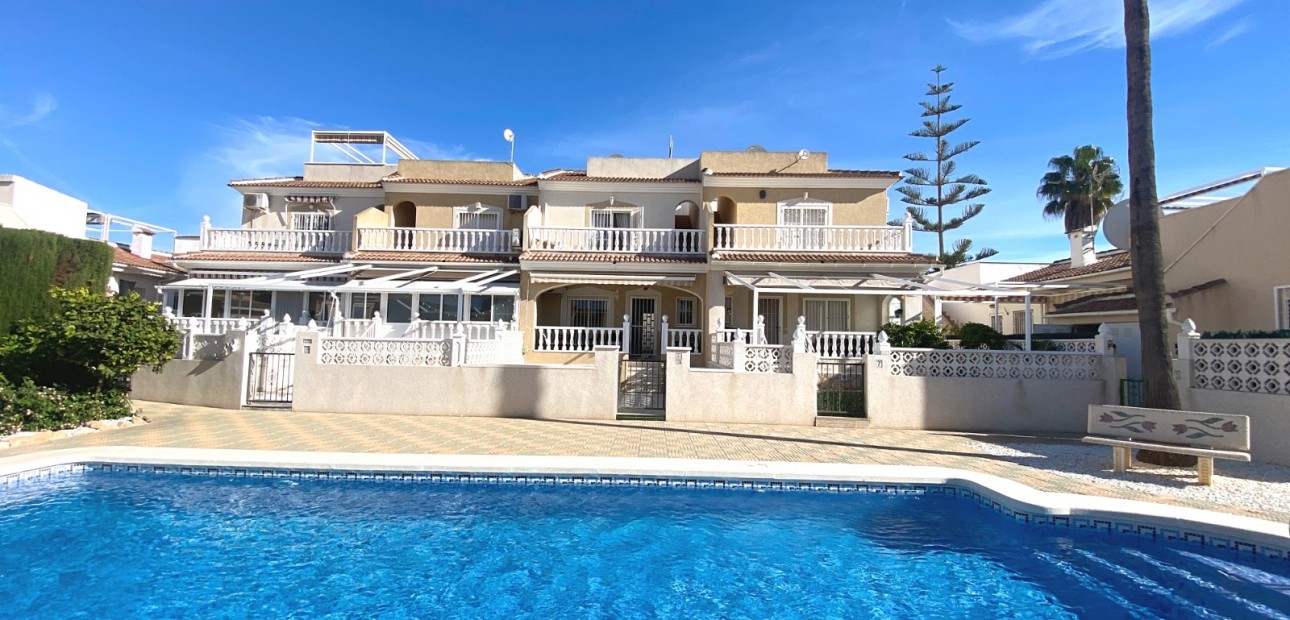 Sale - Townhouse -
Benijofar - Monte Azul