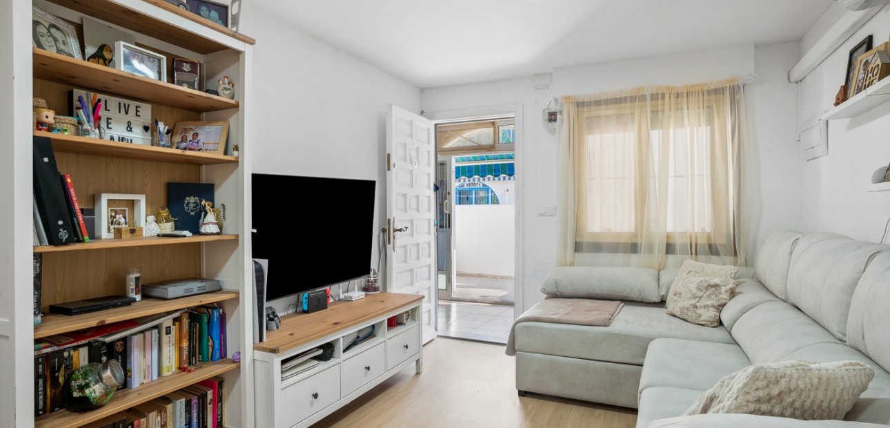 Sale - Townhouse -
Torrevieja - La Siesta