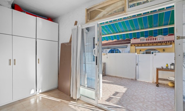 Sale - Townhouse -
Torrevieja - La Siesta