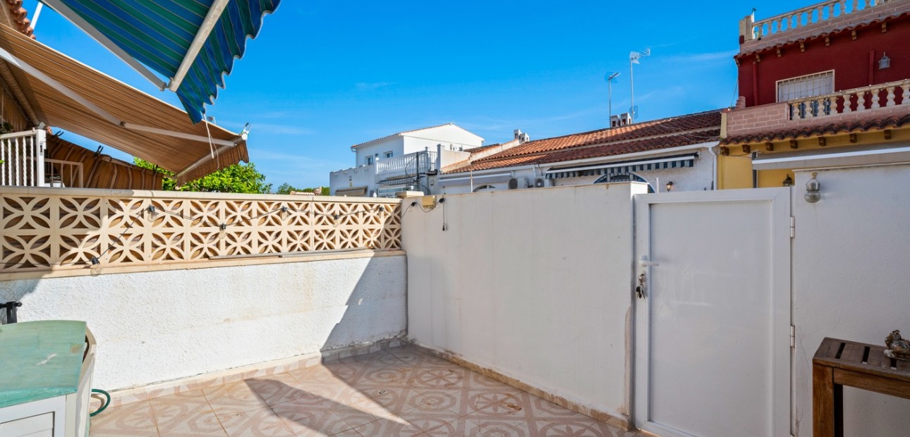 Sale - Townhouse -
Torrevieja - La Siesta
