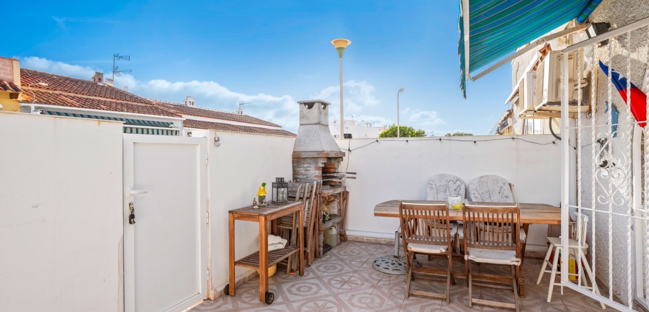 Sale - Townhouse -
Torrevieja - La Siesta