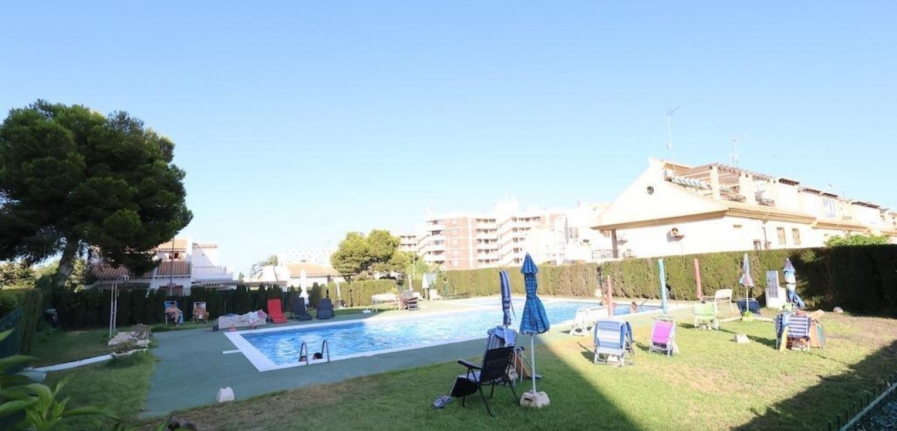 Venta - Commercial Unit -
Orihuela Costa - La Zenia