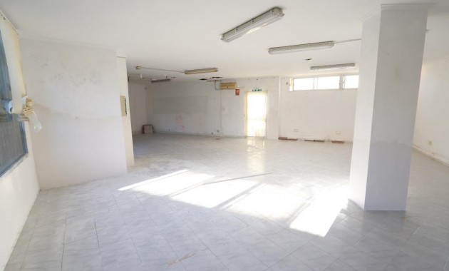 Venta - Commercial Unit -
Orihuela Costa - La Zenia