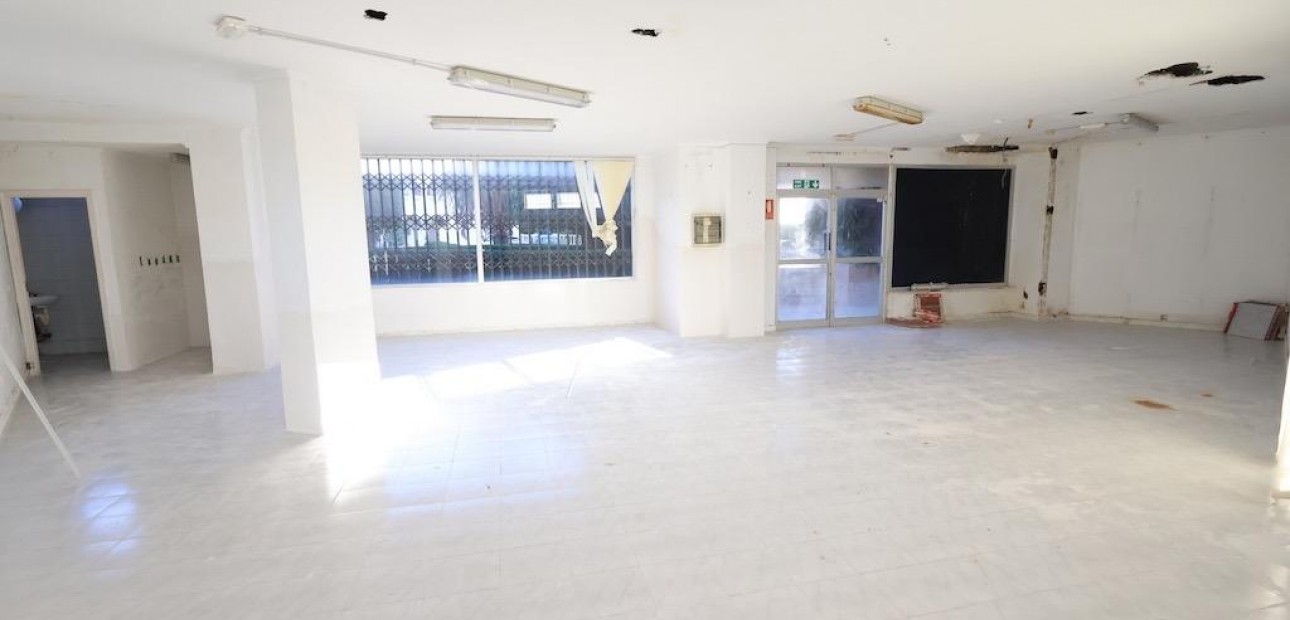 Venta - Commercial Unit -
Orihuela Costa - La Zenia