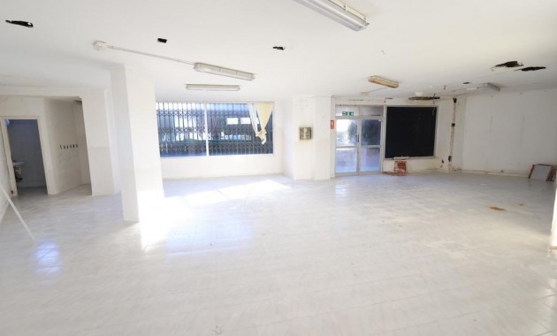 Venta - Commercial Unit -
Orihuela Costa - La Zenia