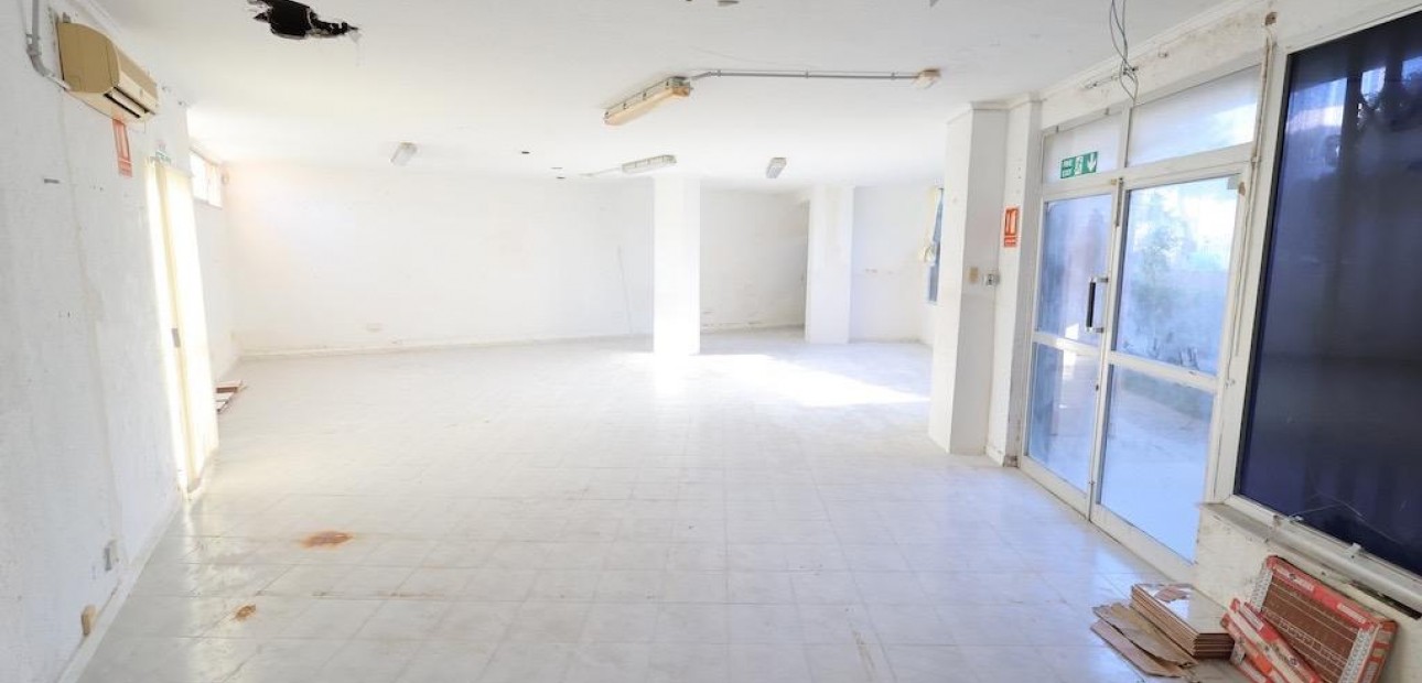 Venta - Commercial Unit -
Orihuela Costa - La Zenia