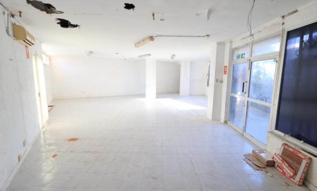 Venta - Commercial Unit -
Orihuela Costa - La Zenia
