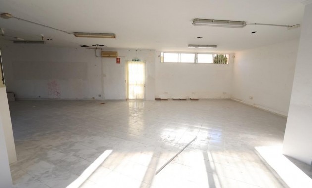 Venta - Commercial Unit -
Orihuela Costa - La Zenia