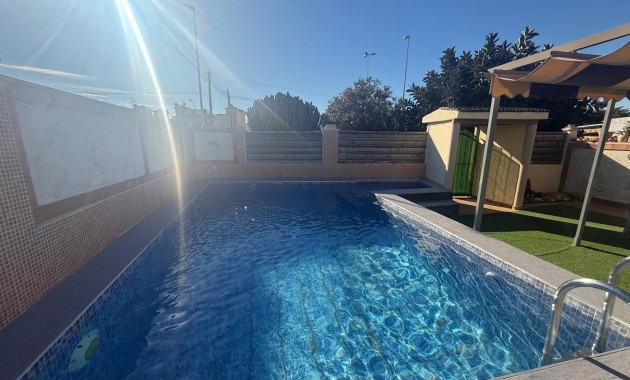 Sale - Villa -
Orihuela Costa - Playa Flamenca Norte