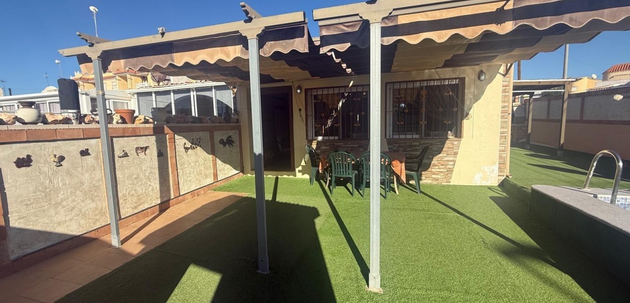 Sale - Villa -
Orihuela Costa - Playa Flamenca Norte