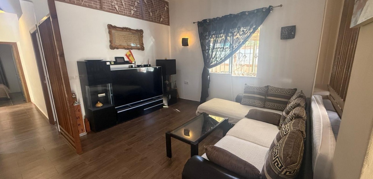 Sale - Villa -
Orihuela Costa - Playa Flamenca Norte