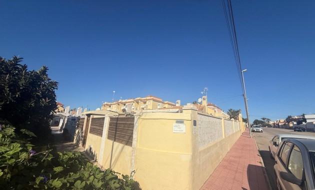 Sale - Villa -
Orihuela Costa - Playa Flamenca Norte