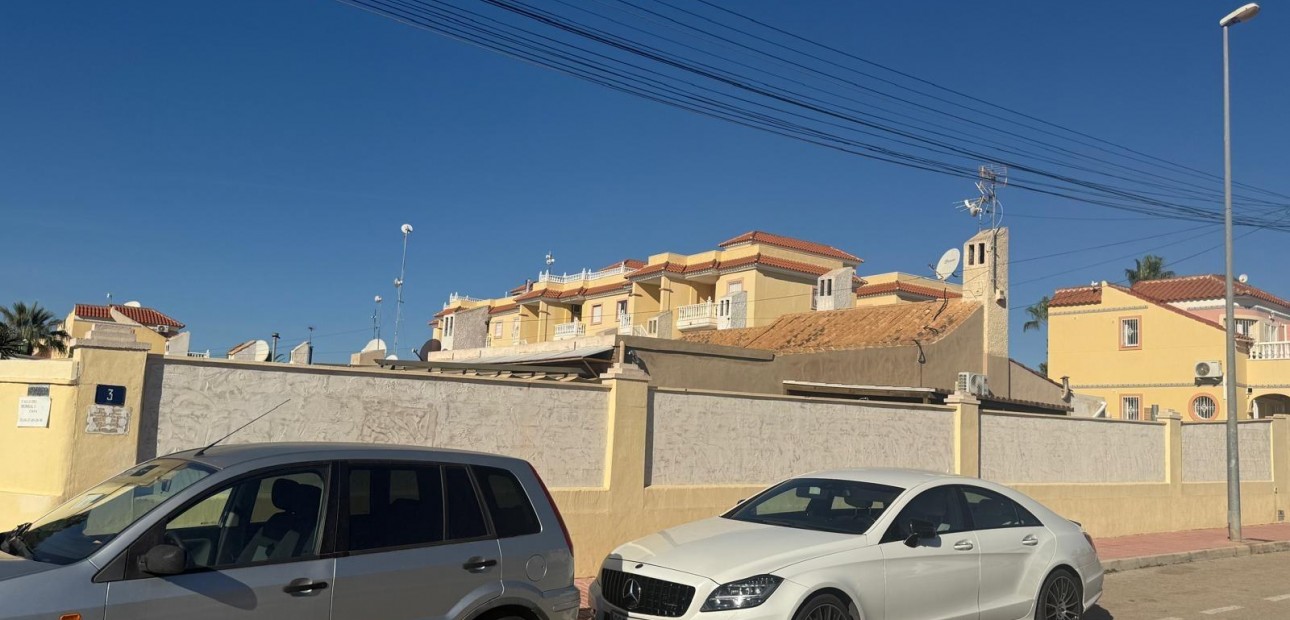 Sale - Villa -
Orihuela Costa - Playa Flamenca Norte