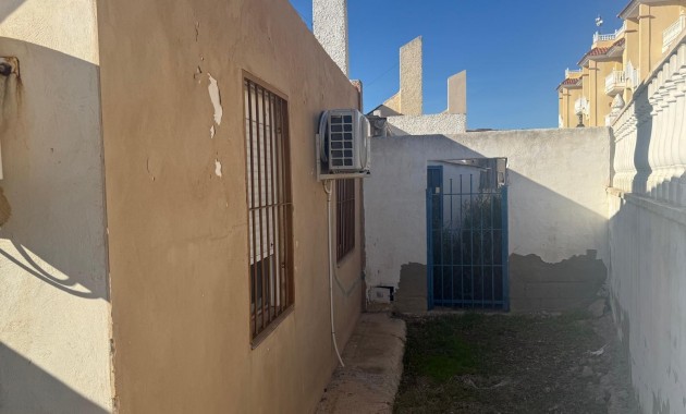 Sale - Villa -
Orihuela Costa - Playa Flamenca Norte