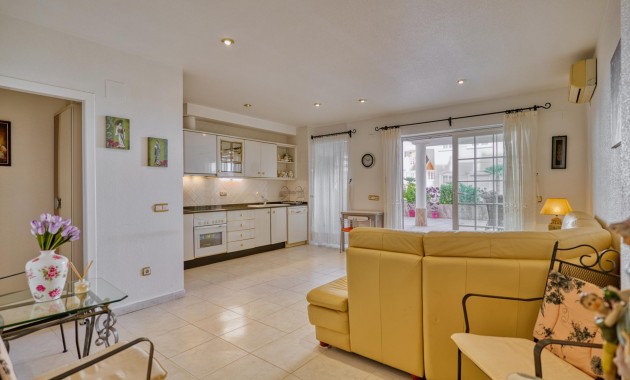 Herverkoop - Appartement / flat -
Guardamar del Segura - Urbanizaciones